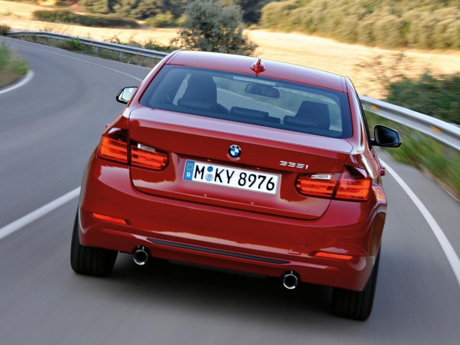  BMW 335i Sedan Sport Line 2012 года  (фото 9 из 16)